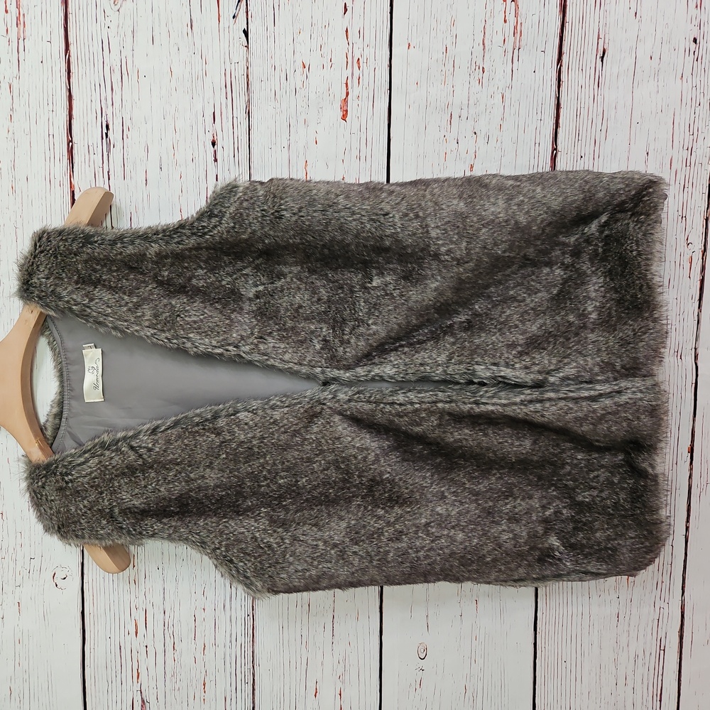 NWOT Urmada Faux Vest